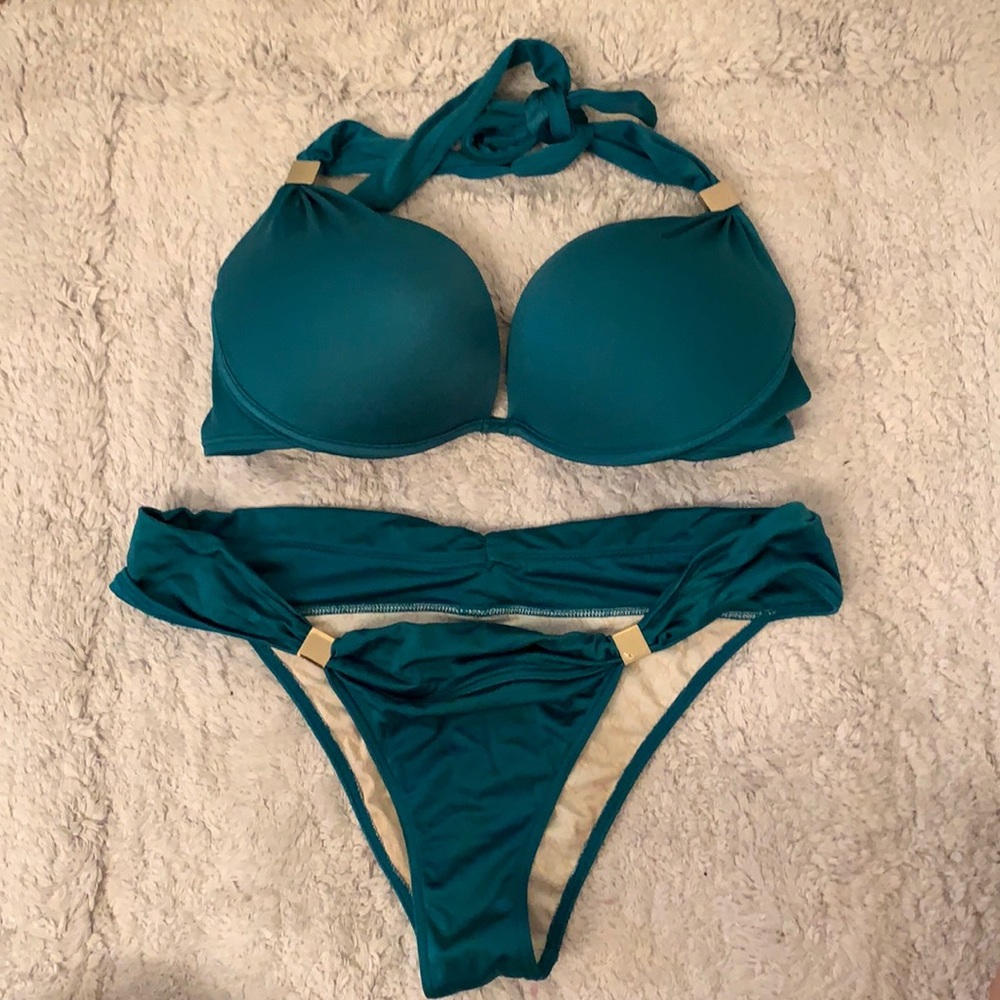 34D VICTORIAS SECRET BIKINI